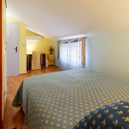 Holiday Home Nevena By Rent Istria Buje Zimmer foto