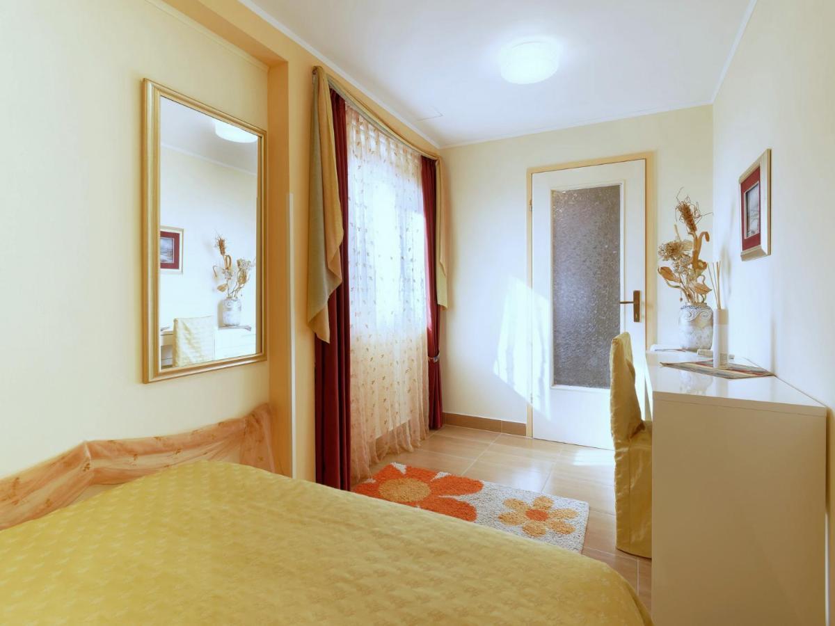 Holiday Home Nevena By Rent Istria Buje Exterior foto