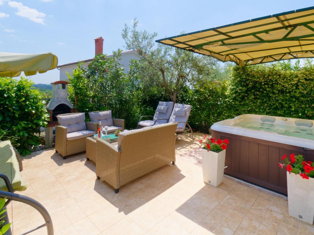 Holiday Home Nevena By Rent Istria Buje Exterior foto