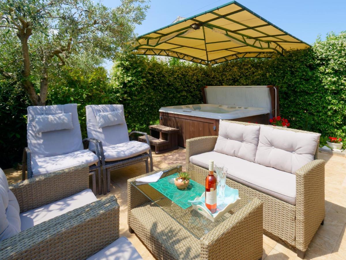 Holiday Home Nevena By Rent Istria Buje Exterior foto